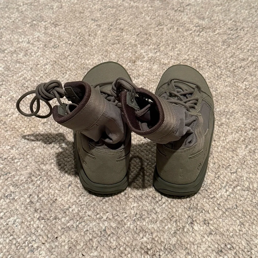 Danner never worn